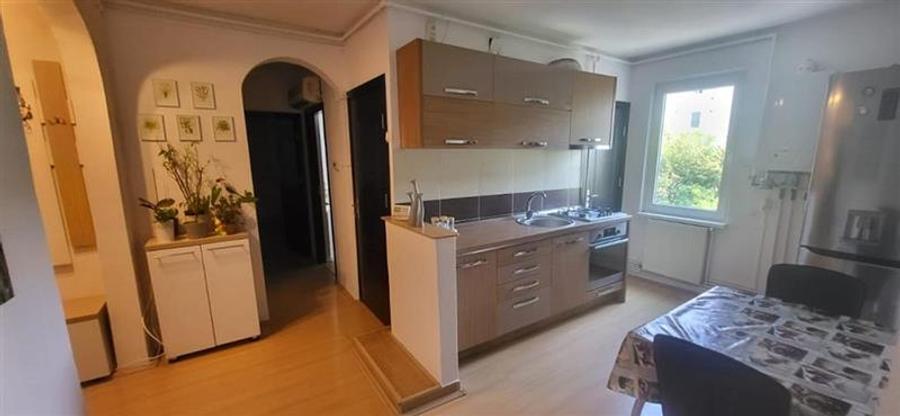 Apartament cu 3 camere decomandat, mobilat în Tudor Vladimirescu