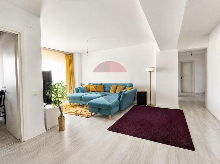 Apartament cu 3 camere decomandat, mobilat în Splaiul Unirii