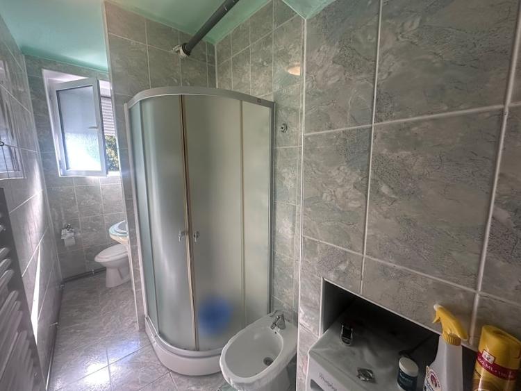 Apartament cu 2 camere semidecomandat, mobilat în Cugir