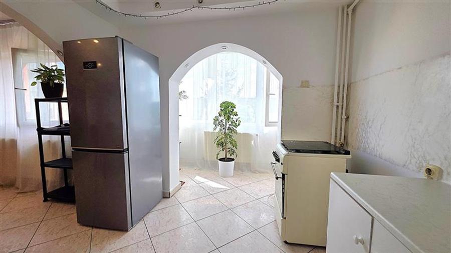 Apartament cu 2 camere decomandat în Triaj
