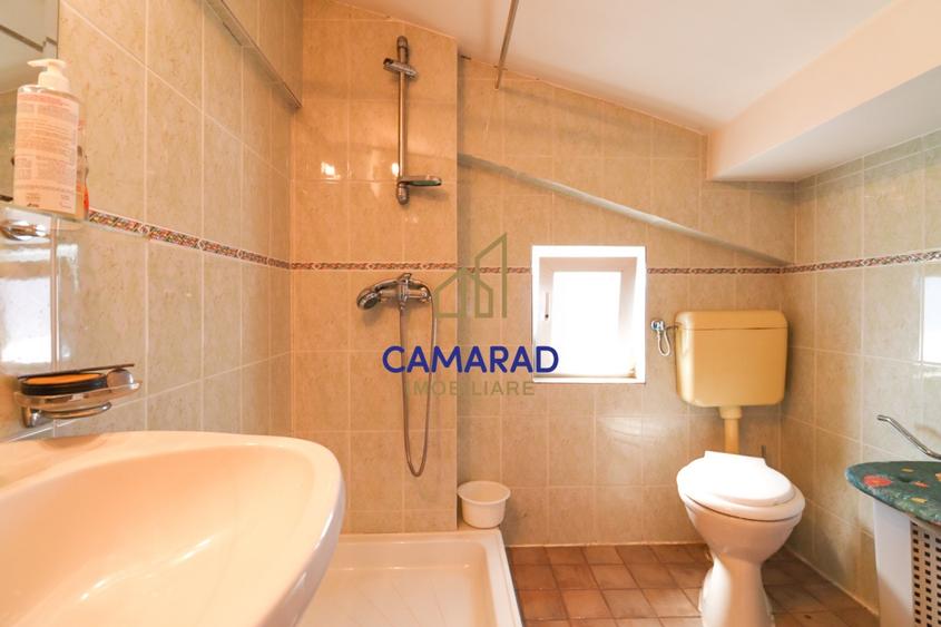 Casă individuală cu 10 camere cu Canalizare în Iancului
