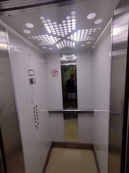 Apartament cu 3 camere semidecomandat în Radu Negru
