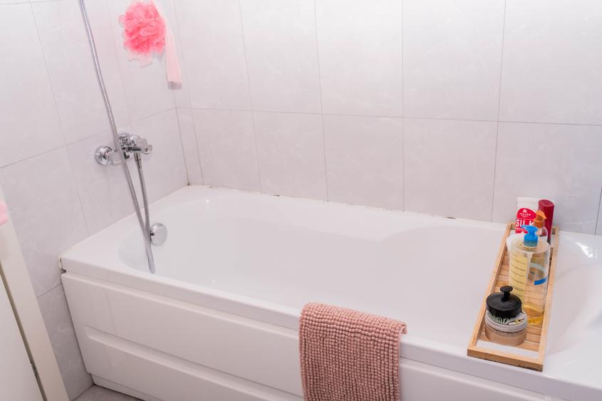 Apartament cu 3 camere decomandat în Km 5