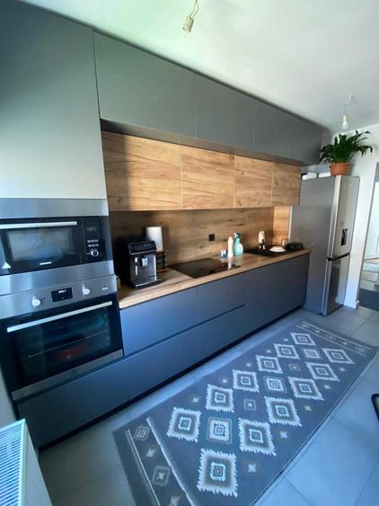 Apartament cu 4 camere decomandat în Central