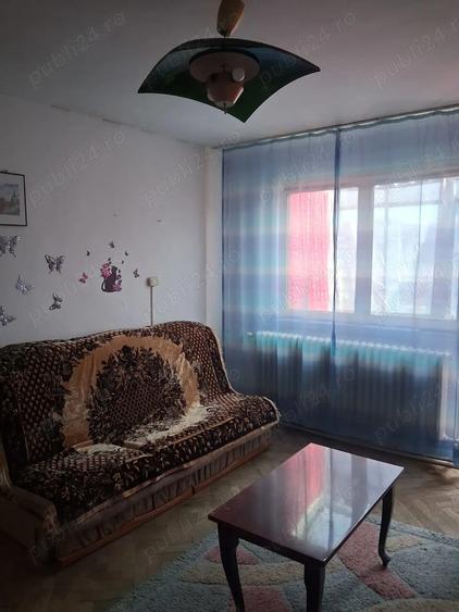 Apartament cu 2 camere semidecomandat în Podu Roș