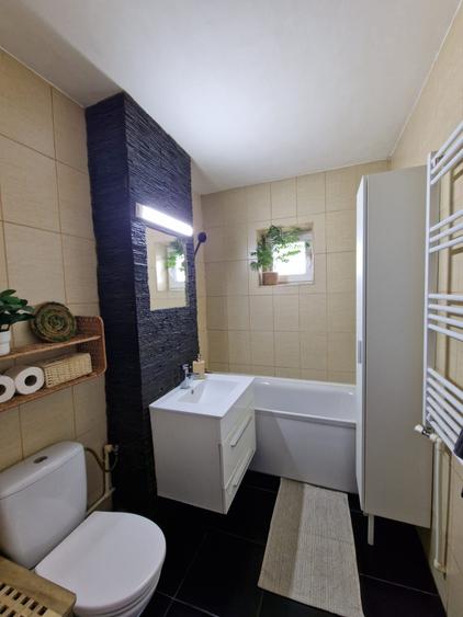 Apartament cu 2 camere decomandat în Calea București
