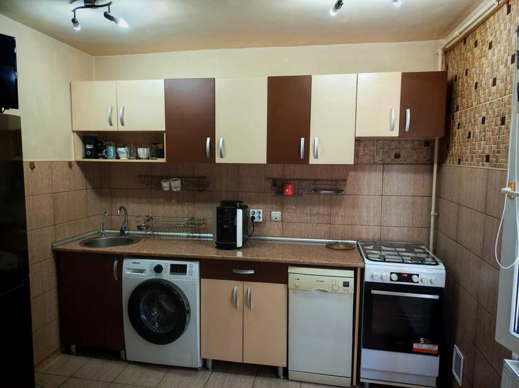 Apartament cu 2 camere decomandat în Tudor