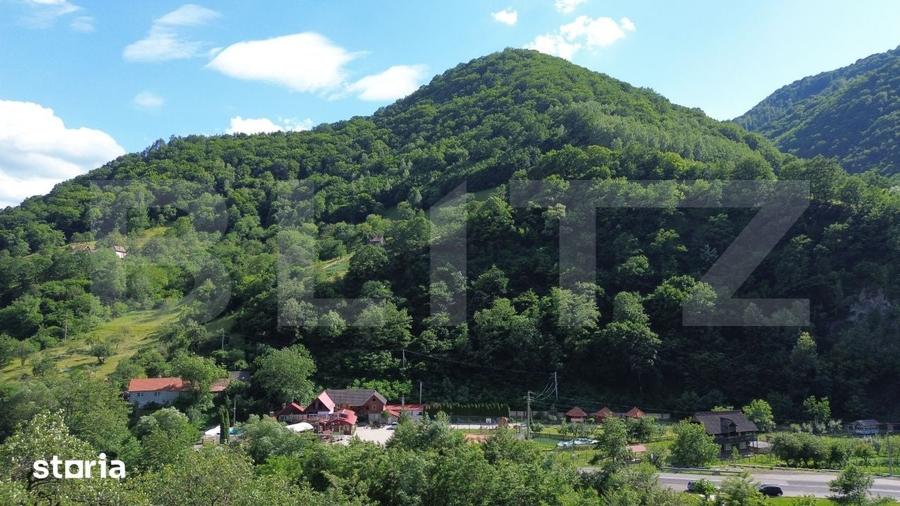 Casă cu 3 camere semidecomandat cu Teren 1343 Mp în Săsciori