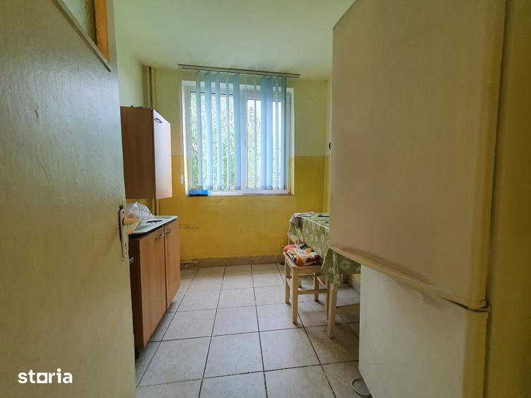Apartament cu 3 camere semidecomandat în Țiglina 1