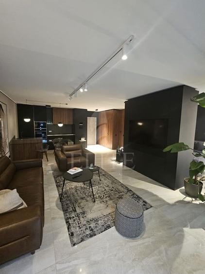Apartament cu 2 camere semidecomandat în Mărăști