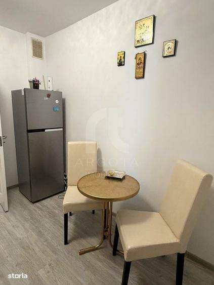 Apartament cu 3 camere semidecomandat în Micro 3