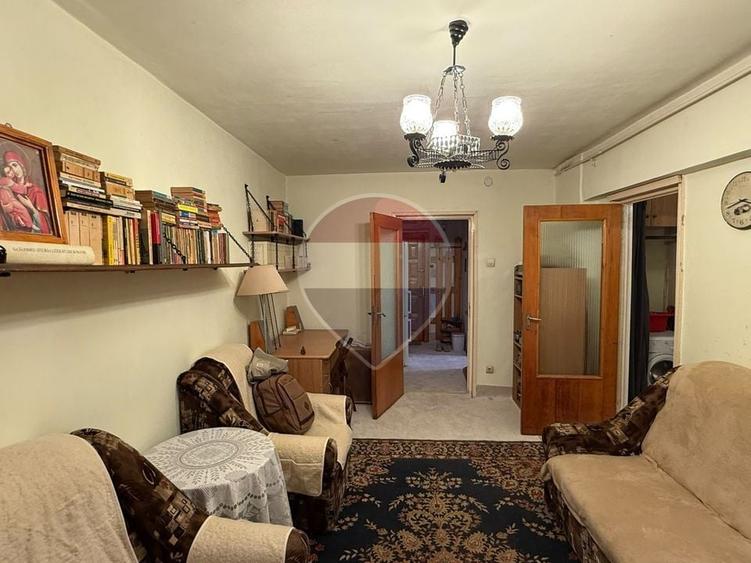 Apartament cu 2 camere semidecomandat, mobilat în Militari