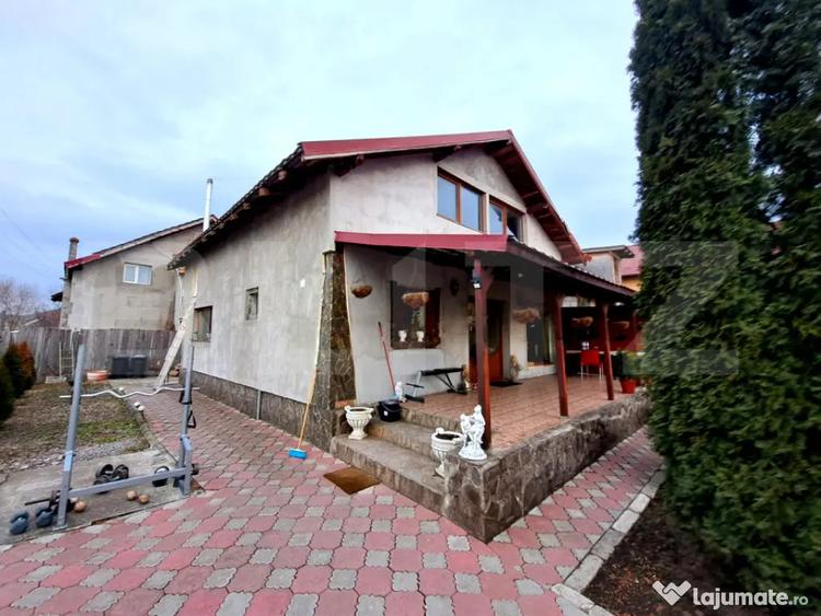 Casă cu 4 camere cu Canalizare în Sânpetru
