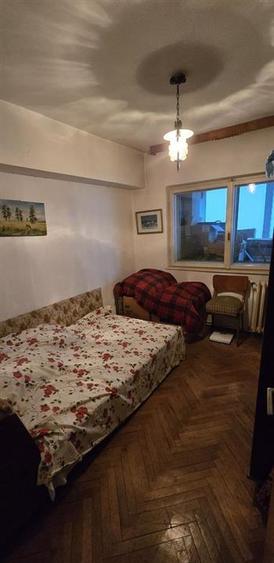 Apartament cu 4 camere decomandat, mobilat în Independenței