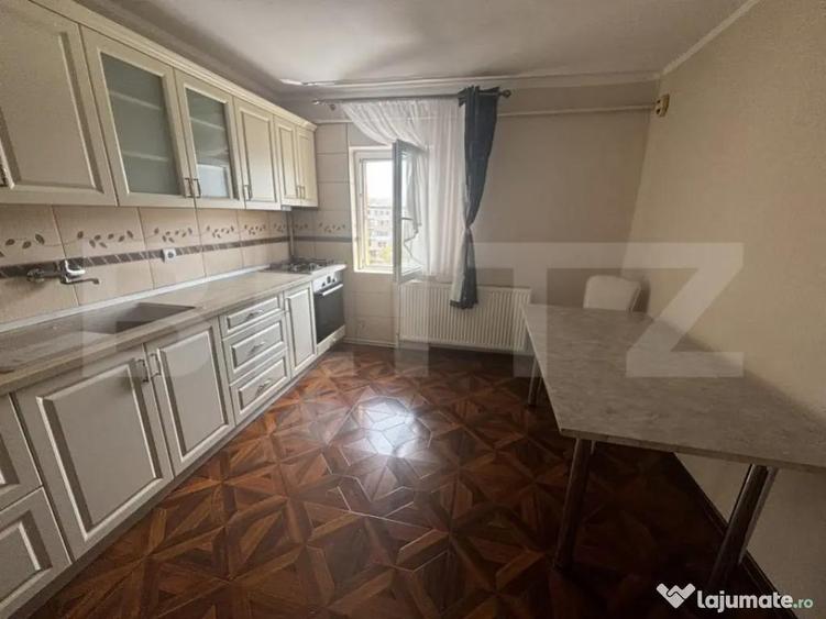 Apartament cu 3 camere, decomandat, 96 mp, zona Micro 16 - 4