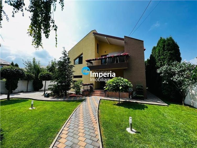 Casa cu teren generos, foisor si panouri fotovoltaice in Bucium Barnova