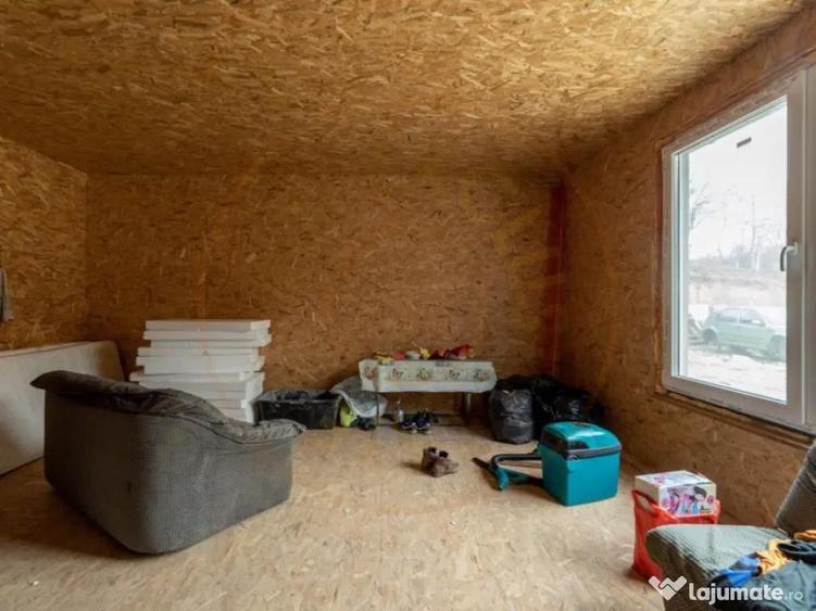 Casa moderna cu 5 camere intr-o zona lini?tita de deal - 2