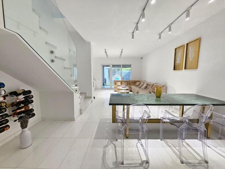 VILA INSIRUITA CHIRIE- PIPERA-MATEI MILLO! - 4