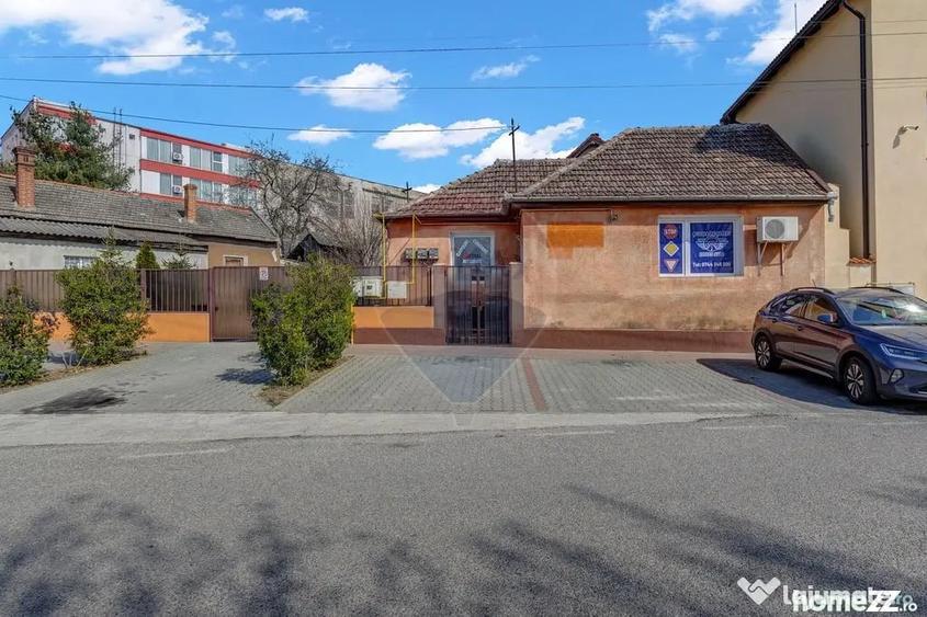 Casă cu 7 camere cu Teren 777 Mp în Ultracentral