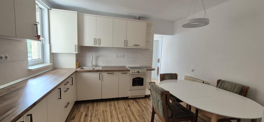 De inchiriat ap . 4 camere , cart. Dambu-Pietros - 1