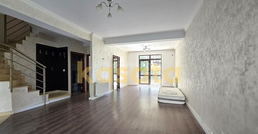 Super pret | De renovat cum iti place | 6 camere | Curte Super pret | De renovat cum iti place | 6 camere | Curte