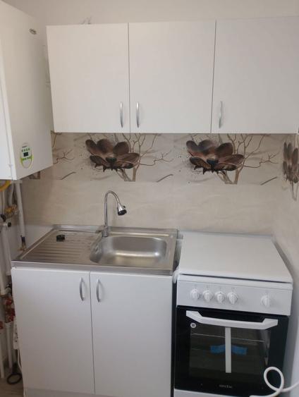 Inchiriez garsoniera - 2