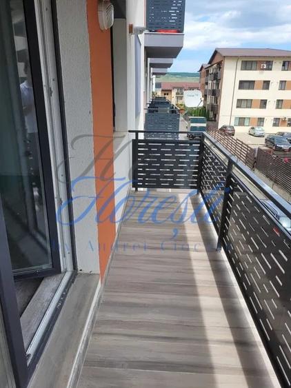 Apartament cu 2 camere semidecomandat, mobilat în Florești
