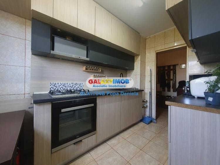 Vanzare 3 camere decomandat, Bdul 1 Decembrie - Scoala 82 - 15