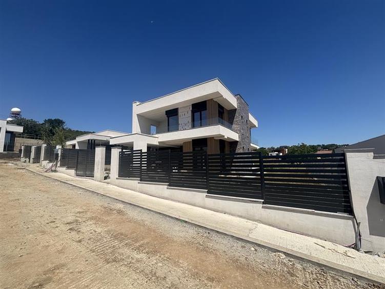 Casă cu 3 camere cu Teren 570 Mp în Dealuri Oradea