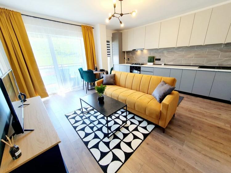 De inchiriat apartament de 3 camere in Floresti - 1