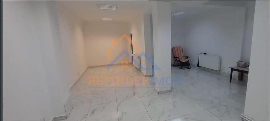 Casa P+1E+M (spatiu comercial inclus) sector 4 - 2