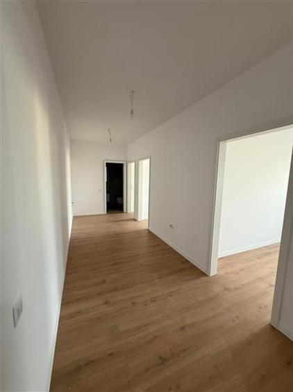 Exclusivitate, Apartament 4 camere-98 mp utili, Zona Tractorul, Brasov - 2