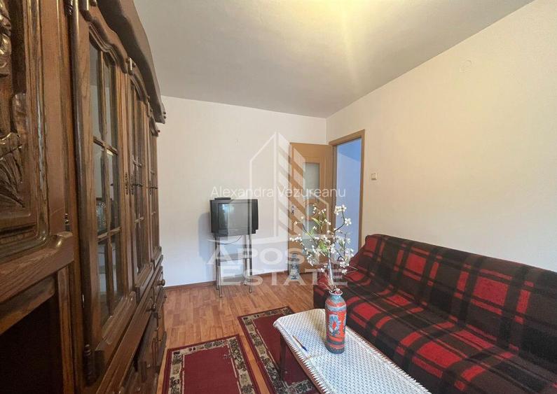 Apartament cu 2 camere,semidecomandat, etajul 1,centrala,...
