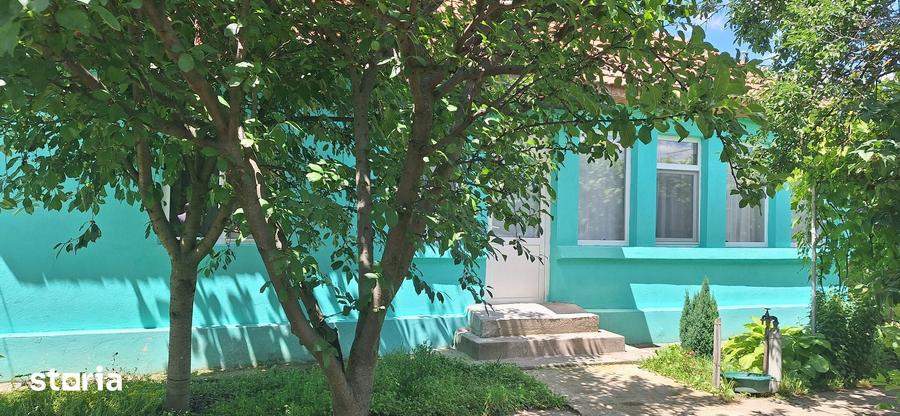 Casă cu 3 camere cu Teren 3400 Mp în Icoana