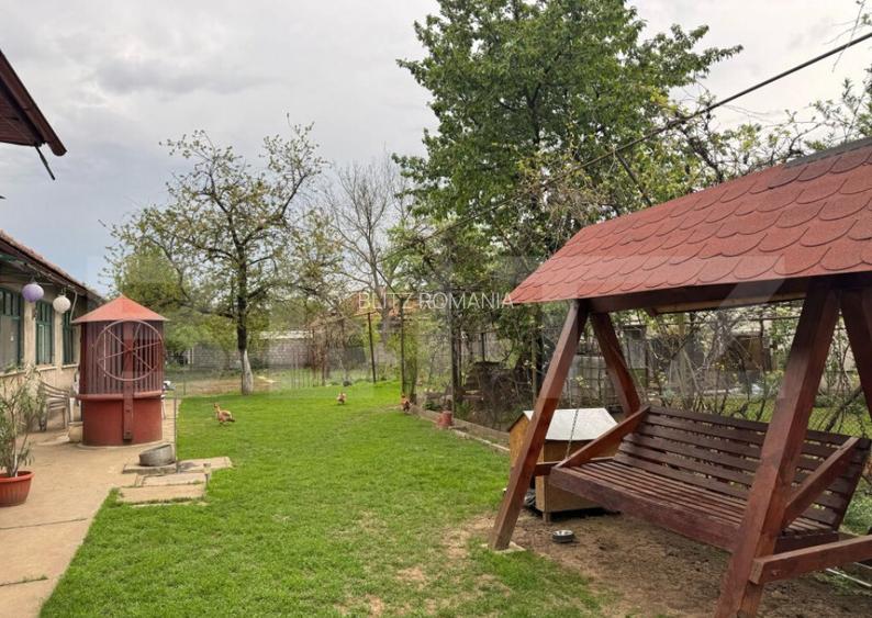 Casa de vanzare, cu 3 camere, 120 mp, 1080 mp teren, zona Si