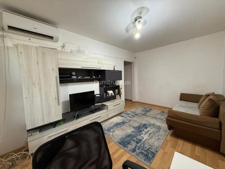 Vând apartament 3 camere inel2