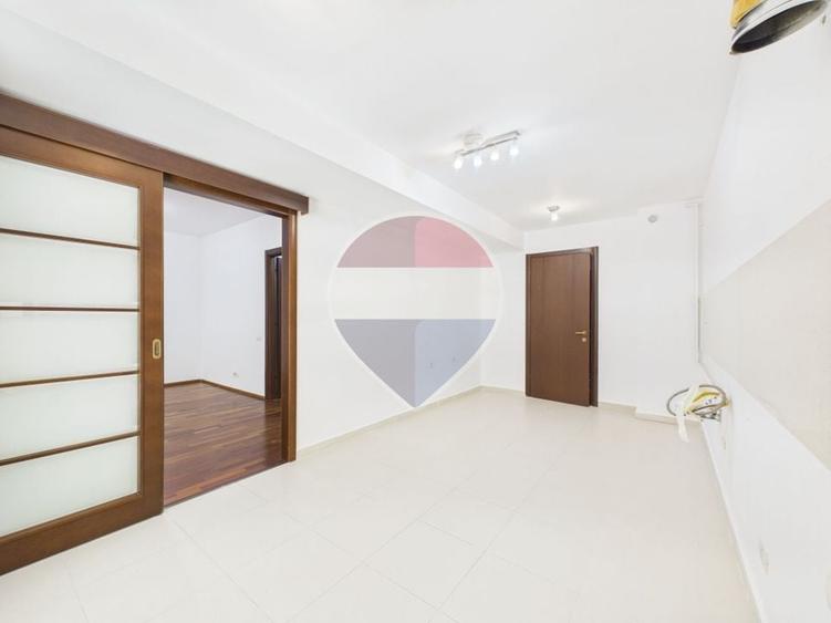 Apartament cu 3 camere decomandat, mobilat în Șoseaua Nordului