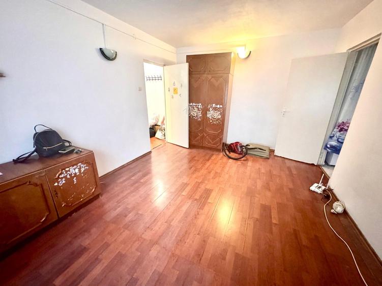 Apartament 3 camere | Zona Astra | Etaj 2/4. - 2