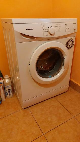 Inchiriez o camera intr-un apartament cu 3 camere - 4