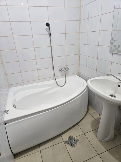 Inchiriez garsoniera sector 3 cartierul 23 agust3 - 1