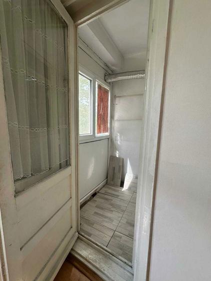 Apartament 3 camere, zona excelenta Eroii Revolutiei ideal pentru renovare dupa propriul stil - 2