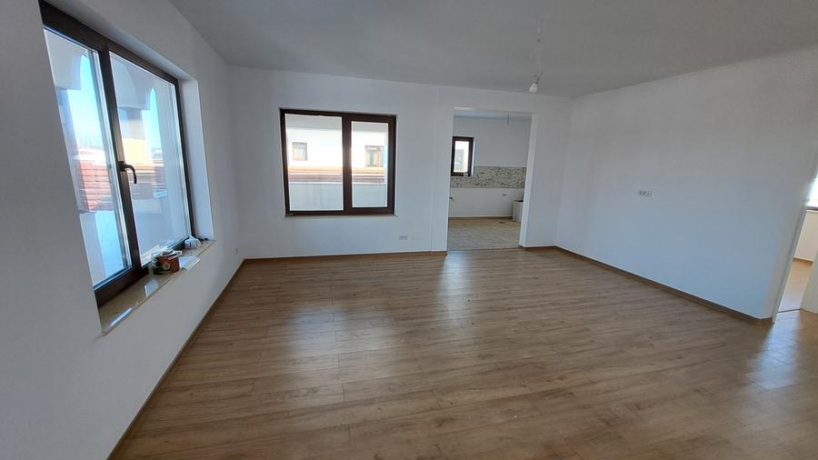 CASA 4 CAMERE CU SUPRAFATA GENEROASA IN  STIL NEOROMANESC - 10