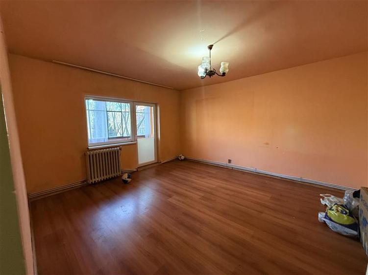Apartament 4 camere la 5 minute de gara - 1