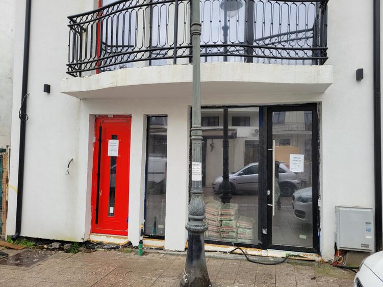 Piata Ovidiu - spatiu comercial cu vad pietonal - 1