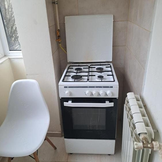 Inchiriez apartament 2 camere semidecomandat zona Eden - 8