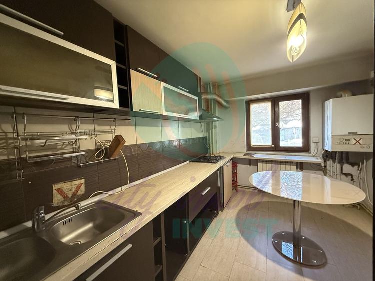 Apartament cu 4 camere decomandat, mobilat în Calea Călărașilor