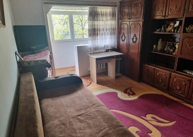 Apartament 2 camere, decomandat, zona Alexandru cel Bun - 1