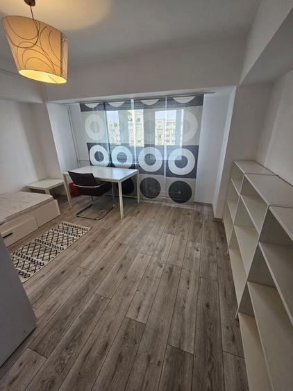 Proprietar vand ap.3 camere Bd.Decebal - 2