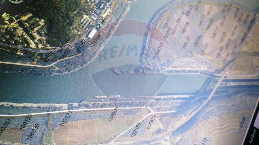 Teren  Cernavoda in apropiere de ecluza - 1