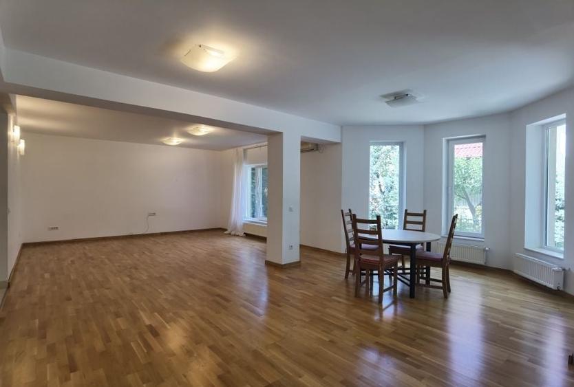 Vila moderna in cartier rezidential cu spatii comune pentru copii - 3